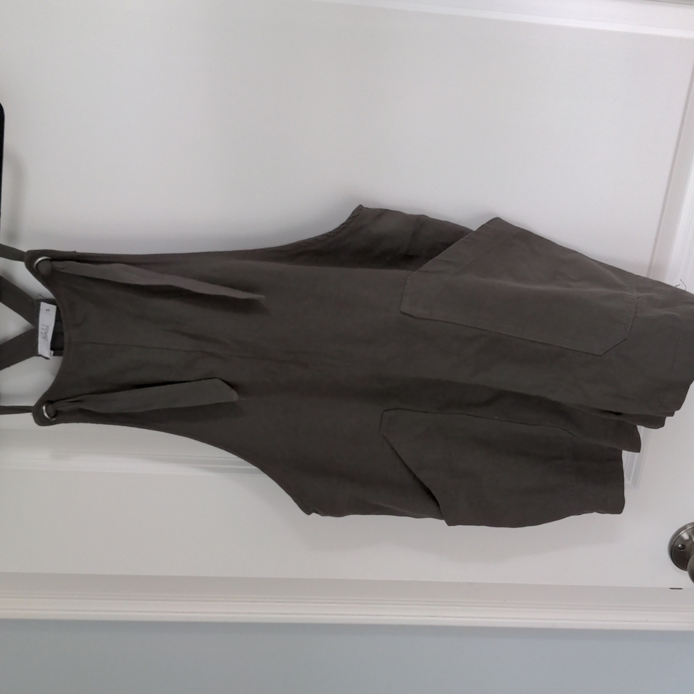 Talulah gray romper size small